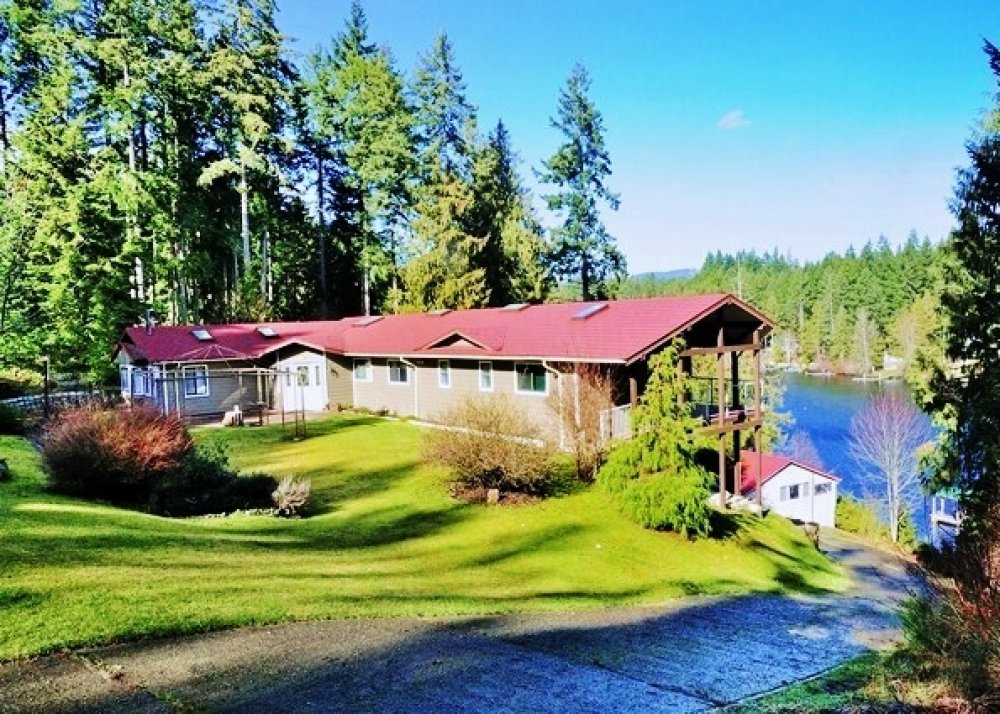 Listing Detail For 2707 West Shawnigan Lake Rd